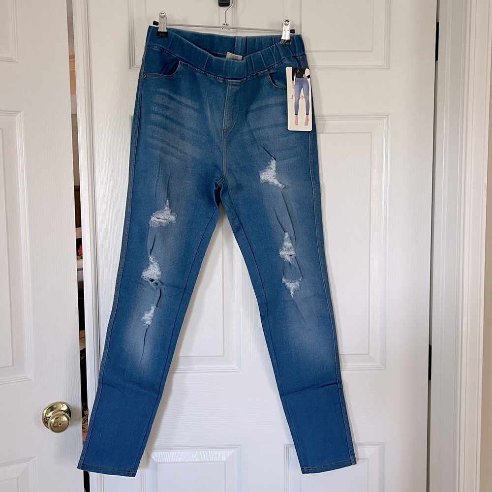 NWT Jvini Pull-On Destroyed Jeggings, Large